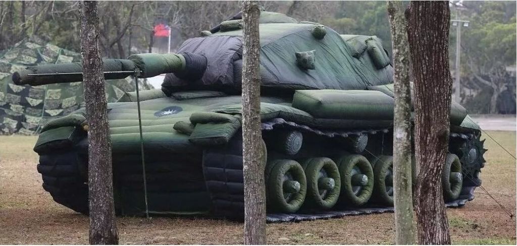 鄂伦春军用充气坦克